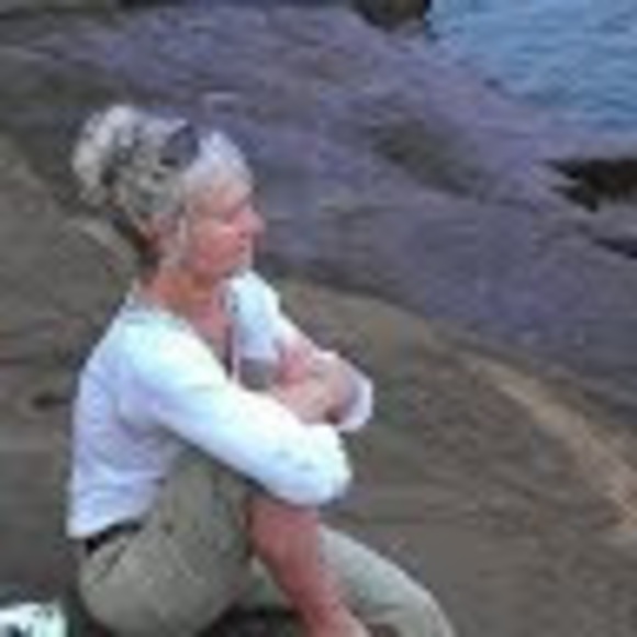 Meet your Posher, Beth - Picture 1 of 1